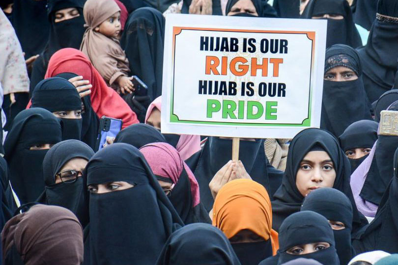 കർണാടകത്തിൽ ഹിജാബ് തിരിച്ചെത്തുന്നു; ഉത്തരവ് തിരുത്തി സിദ്ധരാമയ്യ ഗവണ്മെന്റ്